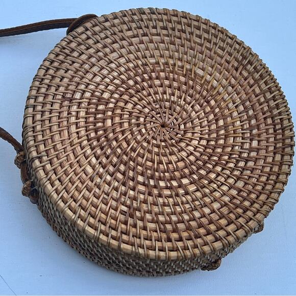 Wicker Brown Round Canteen Style Genuine Leather Strap Boho Style Bag NWT - Picture 5 of 11